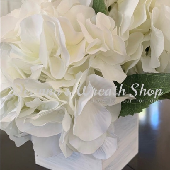 White Hydrangea Floral Centerpiece - Picture 3 of 4